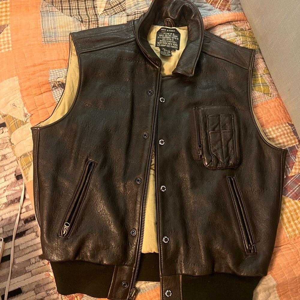 Vintage B-9 Avirex Air-force leather bomber vest size XL